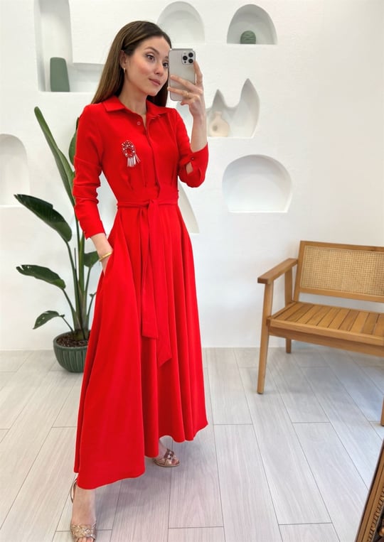 NAR BROŞ DETAY ELBİSE