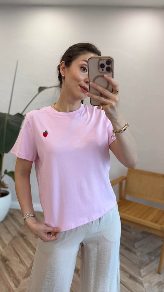 PEMBE 8174 ÇİLEK DESEN TİŞÖRT