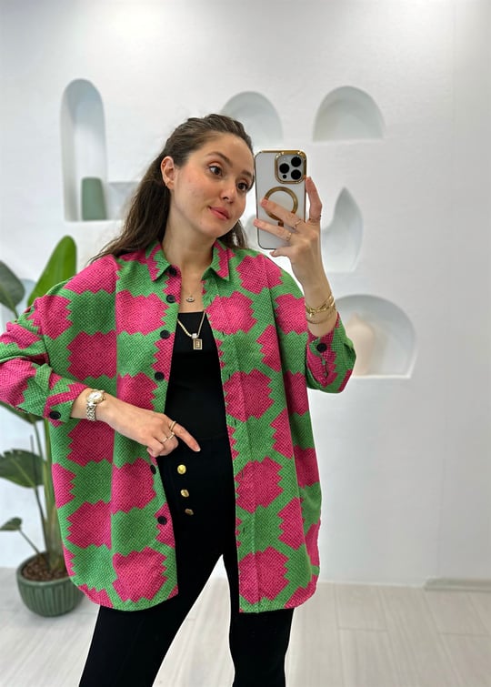 PEMBE DESENLİ GÖMLEK