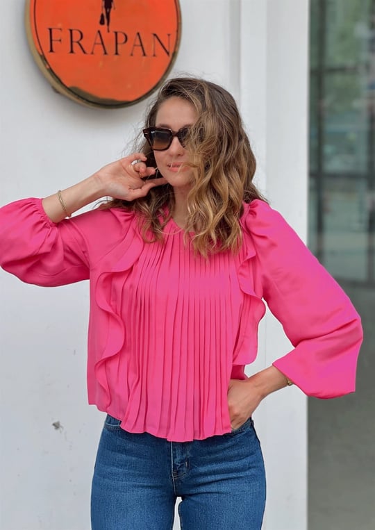 PEMBE PİLİSELİ FIRFIRLI BLUZ 