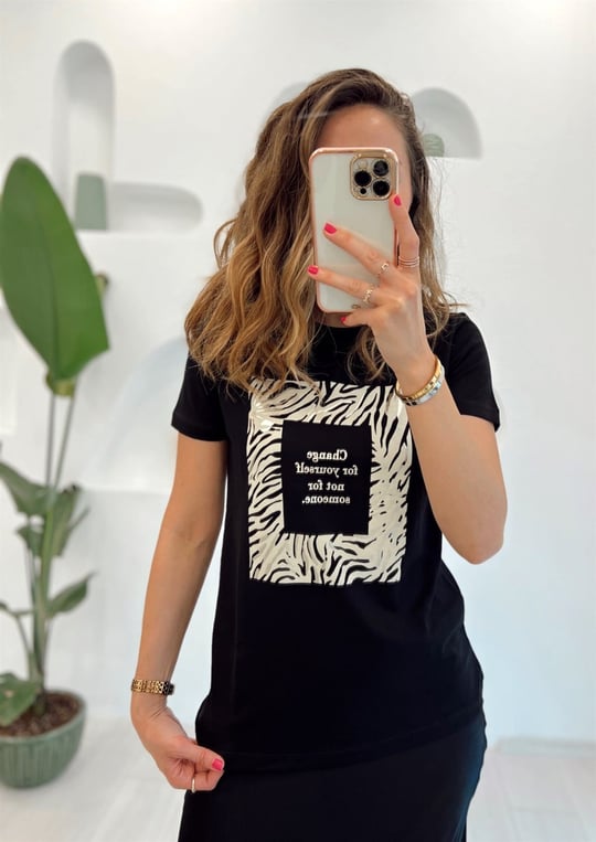 SİYAH BASKILI TSHIRT 