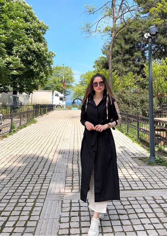 SİYAH FERMUAR DETAY KAP