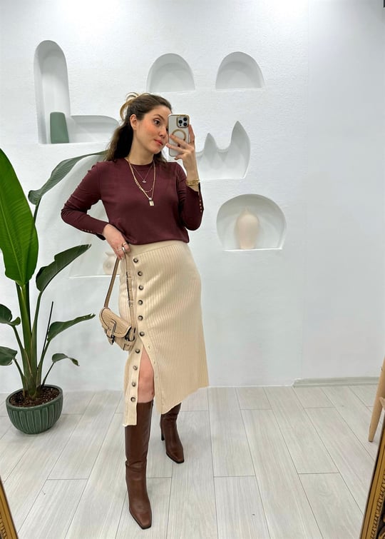 VANİLYA DÜĞMELİ YIRTMAÇLI ETEK