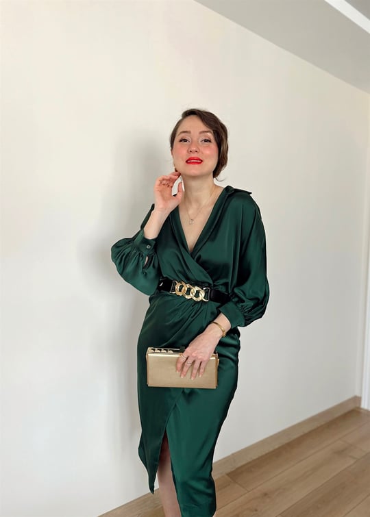 ZÜMRÜT KEMERLİ ELBİSE