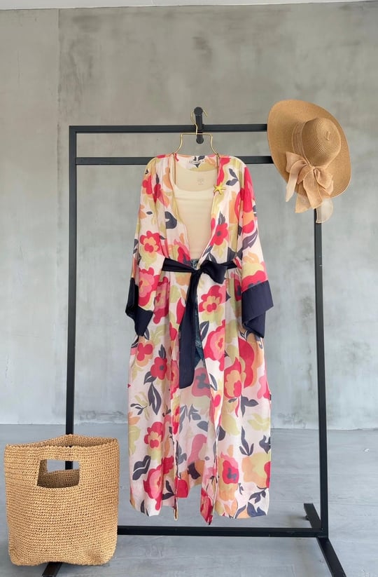 Akdeniz Çiçek Desenli Kuşaklı Kimono (Kırmızı)