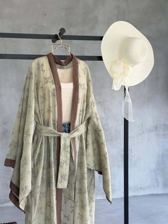 Bohem Nakış Desenli Kuşaklı Kimono (Adaçayı Yeşili)