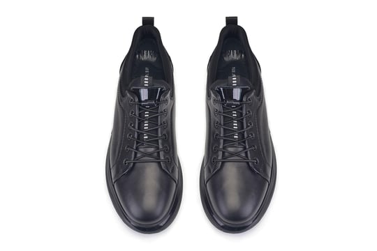 Siyah Bağcıklı Sneaker