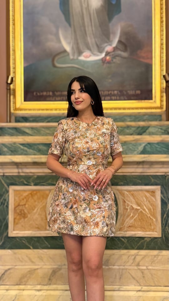Maeve Vatkalı Çiçek İşlemeli Tasarım Elbise