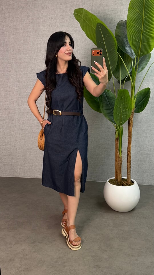 Sasha Kemerli Vatkalı Yırtmaç Detaylı Denim Elbise