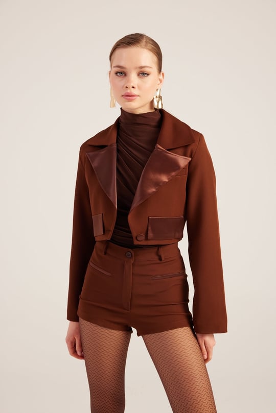Yakası Saten Detaylı Camila Crop Blazer Ceket Kahve