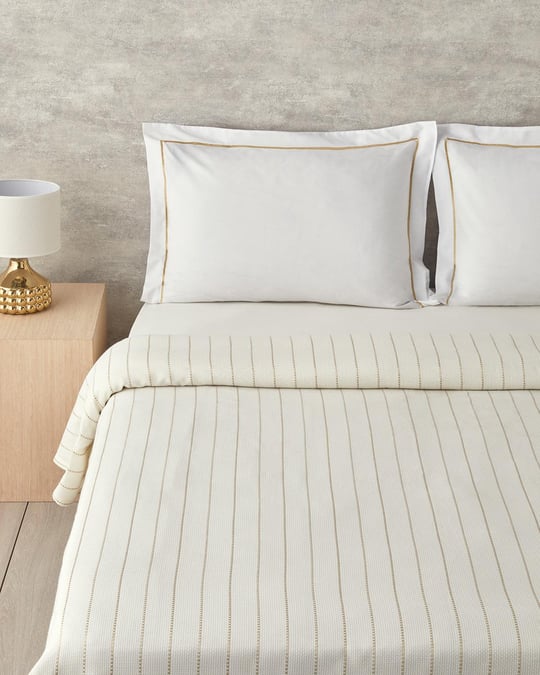 Set complet patura subtire pentru doua persoane, Lucent, bumbac-viscoza-poliester, 200x220 cm/160x200 cm/50x70 cm, auriu