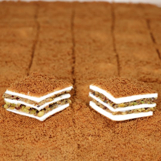 Sultan Baklava Şekilli Lotuslu Antep Fıstıklı Lokum 500g