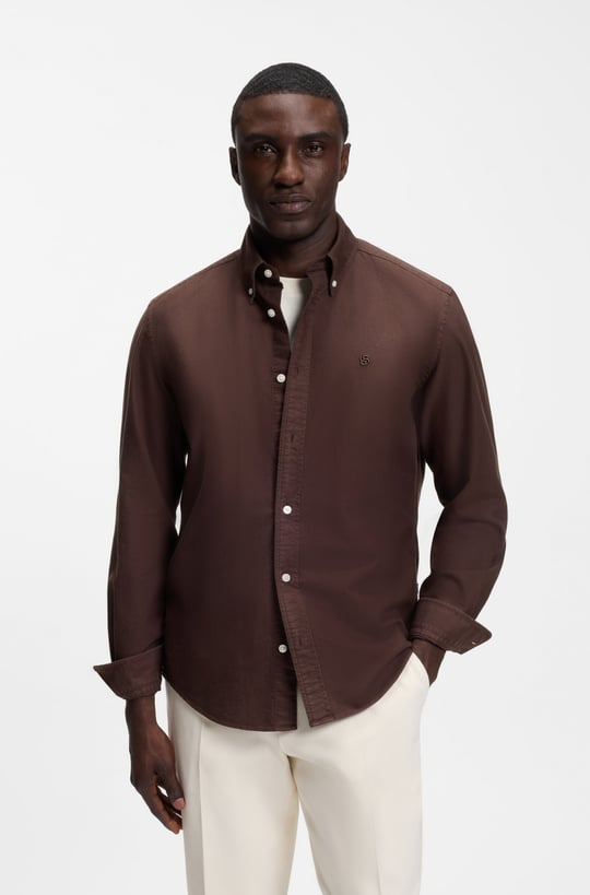 BOSS  BOSS Erkek Regular Fit Pamuklu Oxford Düğmeli Yaka Parça Boyalı Monogram İşlemeli Koyu Kahve Gömlek 50567015-209