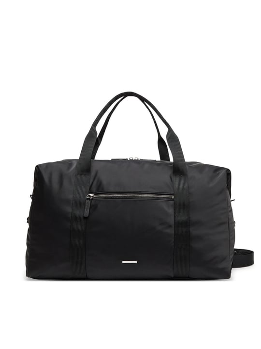 Calvin Klein Calvin Klein Erkek Ayarlanabilir Askılı Fermuar Bölmeli Geniş İç Hacimli Siyah Spor Çanta LV04D3043G-UB1