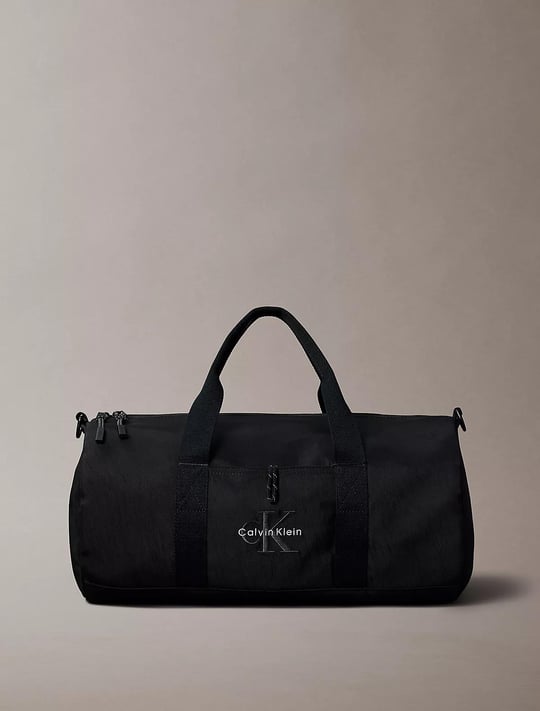 Calvin Klein Calvin Klein Erkek Çıkarılabilir Uzun Askılı Fermuarlı CK Logolu Siyah Omuz Çantası LV04D3115G-UB1