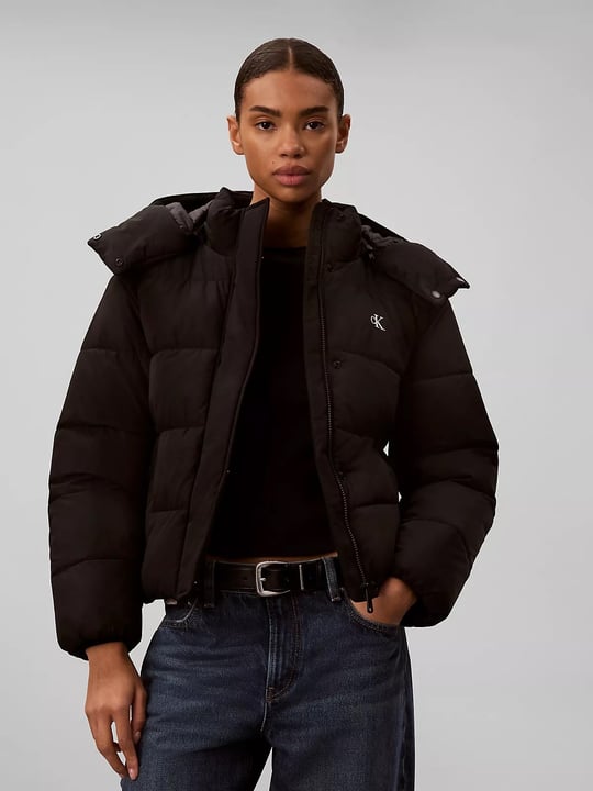 Calvin Klein Calvin Klein Kadın Boxy Fit Kısa Boy Su ve Rüzgar İtici Çıkarılabilir Kapüşonlu Siyah Mont LV047H504G-UB1