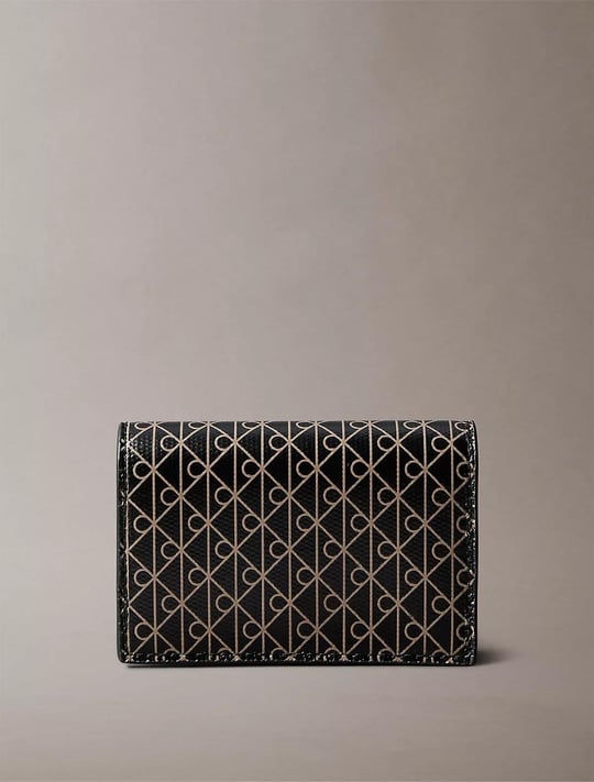 Calvin Klein Calvin Klein Kadın Kart ve Nakit Bölmeli Fermuarlı Ve Çıtçıt Kapama Deri Siyah Cüzdan LV04F1083G-2XA