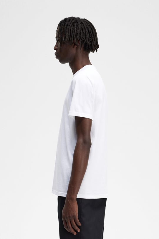 Fred Perry Fred Perry Erkek Regular Fit Yivli Yuvarlak Yaka Gögüs Ortası İşlemeli Kısa Kollu Beyaz T-Shirt M4580-100