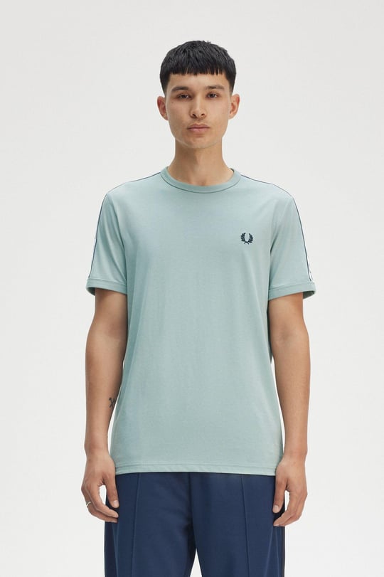 Fred Perry Fred Perry Erkek Regular Fit %100 Pamuklu Omuzdan Uzanan Logo Şeritli Yuvarlak Yaka Kısa Kollu Mavi T-Shirt M4620-959