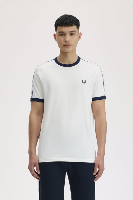 Fred Perry Fred Perry Erkek Regular Fit %100 Pamuklu Omuzdan Uzanan Logo Şeritli Yuvarlak Yaka Kısa Kollu Beyaz T-Shirt M4620-129