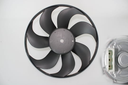 FAN MOTORU POLO CORDOBA FABİA AEE ALM AFH AHW AMF 1.6 1.4 16V 1.4 TDİ 04>01 345MM (REZİSTANSLI)