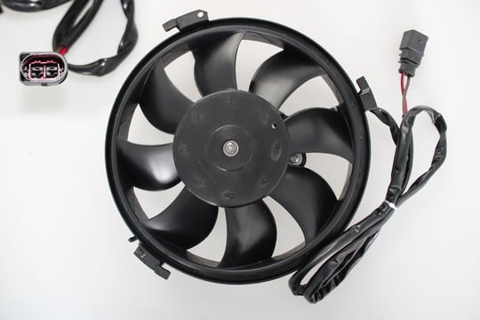 FAN MOTORU SAĞ PASSAT A4 A6 ALZ AWT AVF 1.6 1.8 T 1.9 TDİ (KABLOLU)