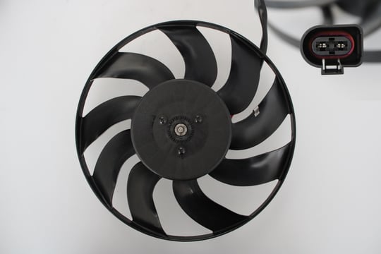 FAN MOTORU SAĞ TRANSPORTER T5 AXB AXD AXE 1.9 TDİ 2.5 TDİ (KABLOLU)