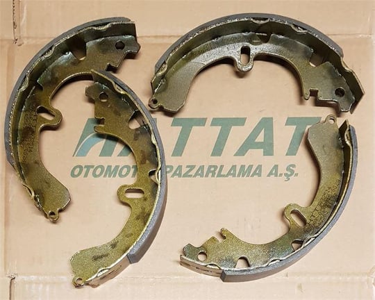 FREN BALATASI ARKA PAPUÇLU TOYOTA COROLLA IV  99>
