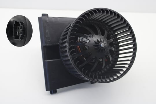 KALORİFER MOTORU 12V BORA 98>05 GOLF III-IV-POLO CLASSIC 95>02 A3 96>03 CORDOBA 146x70.5MM