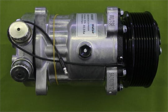 KLIMA KOMPRESORU 12V UNIVERSAL PV8 USTTEN