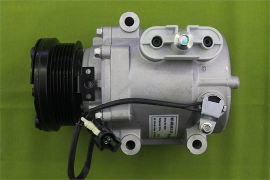 KLİMA KOMPRESÖRÜ FIESTA V FUS 1.4 TDCI MAZDA 2 1.4 OE 