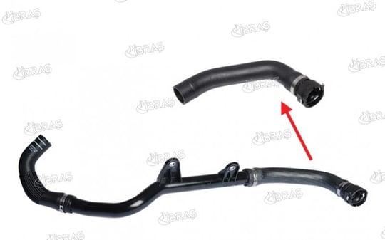 RADYATÖR ÜST HORTUMU PLASTİK BORU HARİÇ OK İLE GÖSTERİLEN HORTUM
