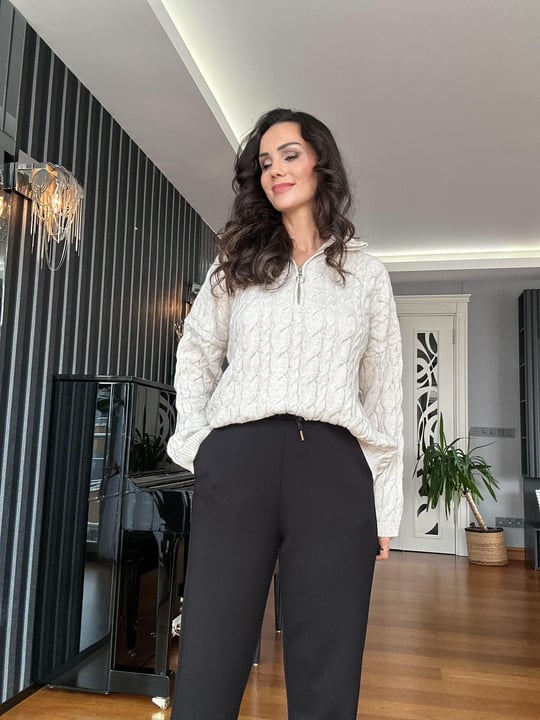Ekru Fermuarlı Saç Örgü Triko Kazak