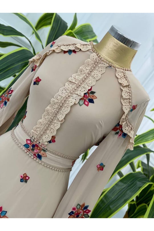 Nakışlı Omuz Dantel Elbise 3576 Bej