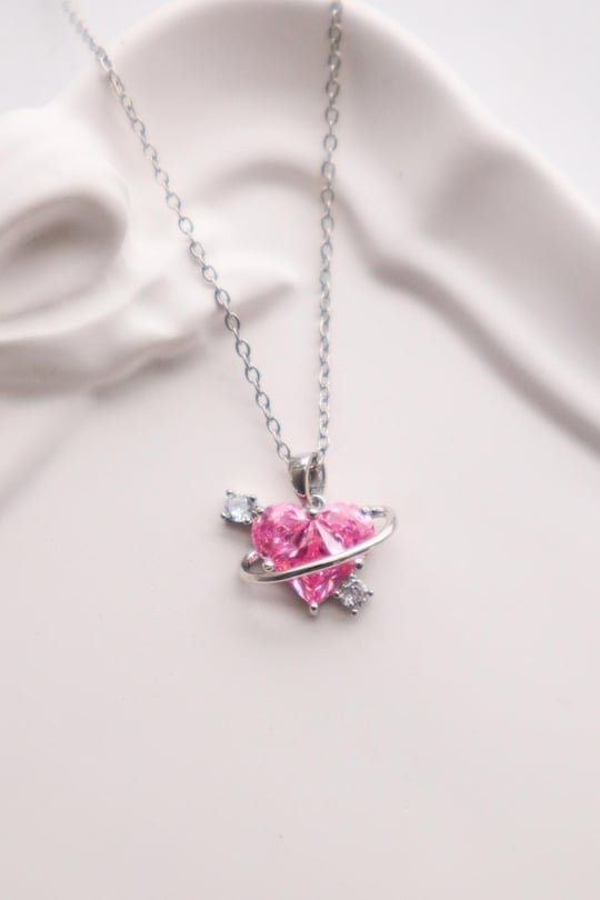 Paslanmaz Çelik Gümüş Renk Pink Saturn Heart Kolye 