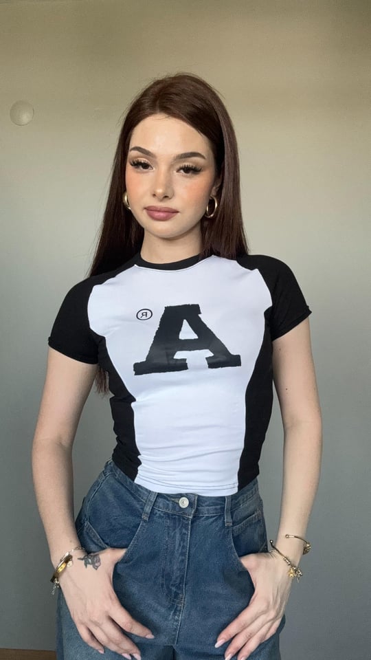 Mrs. Siyah Crop