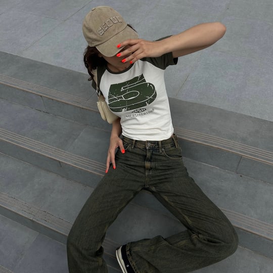 Haki Retro 5 Baskılı Kısa Kollu Crop