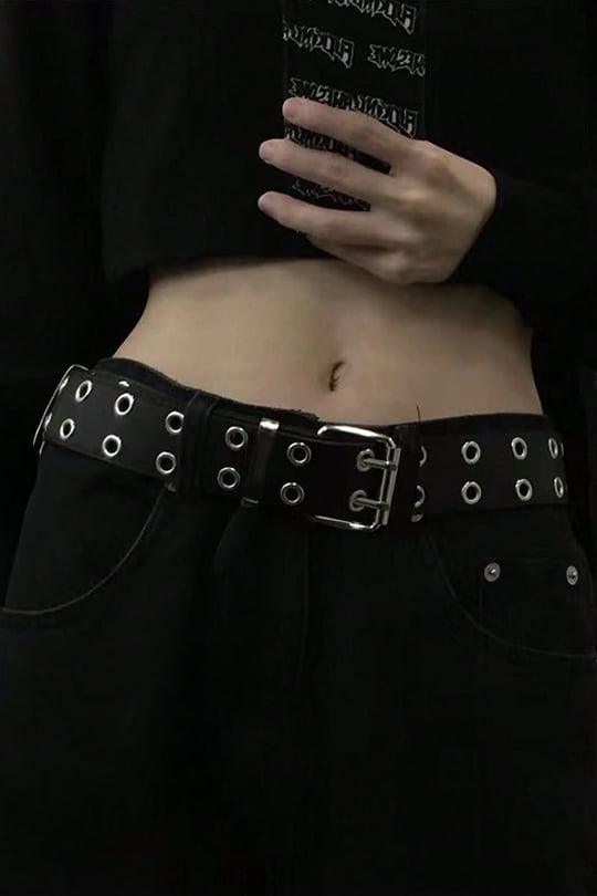 Siyah Kuşgözü Kare Tokalı Gotik Deri Kemer