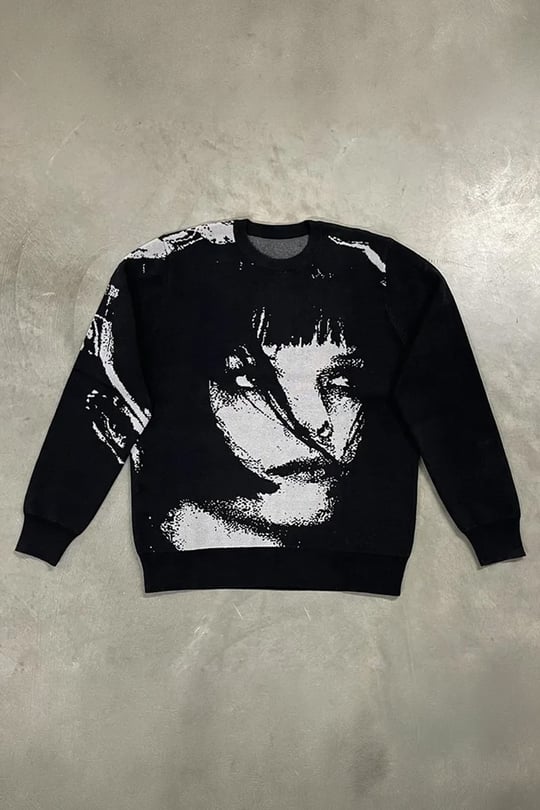 Siyah Léon: The Professional Matilda Y2K Unisex Sweatshirt
