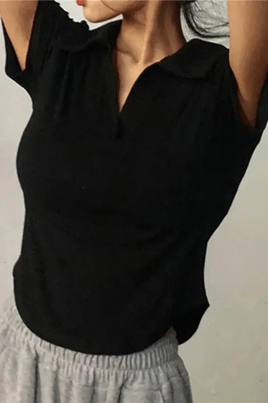 Siyah Oval Kesim V Polo Yaka Kısa Kollu Crop