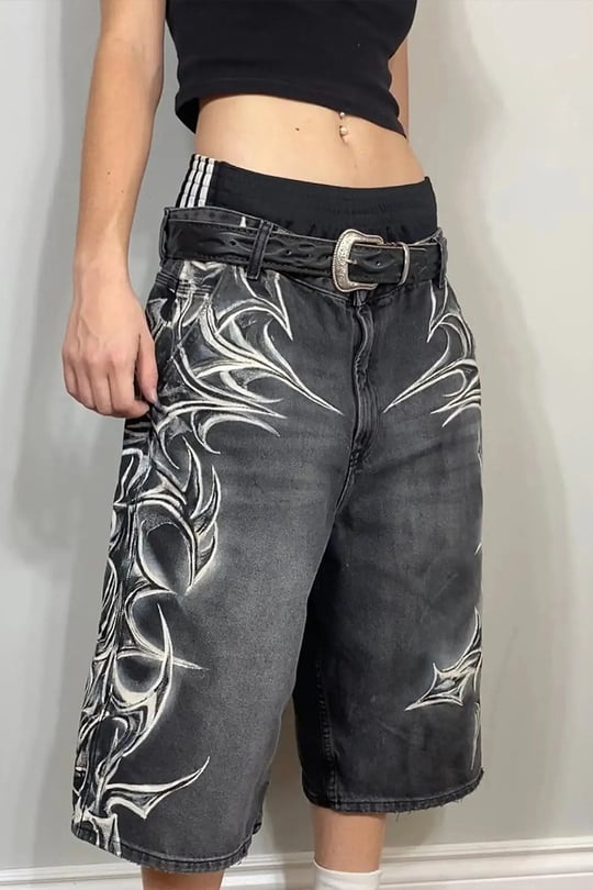 Siyah Yıkamalı Tribal Grafiti Gotik Y2K Unisex Şortolon