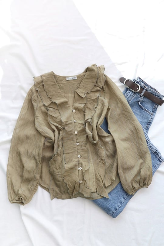 GömlekÖnü FırfırlI Gömlek