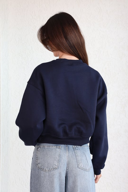 O Yaka Basic Crop Sweat