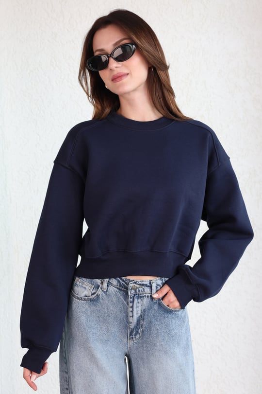 O Yaka Basic Crop Sweat