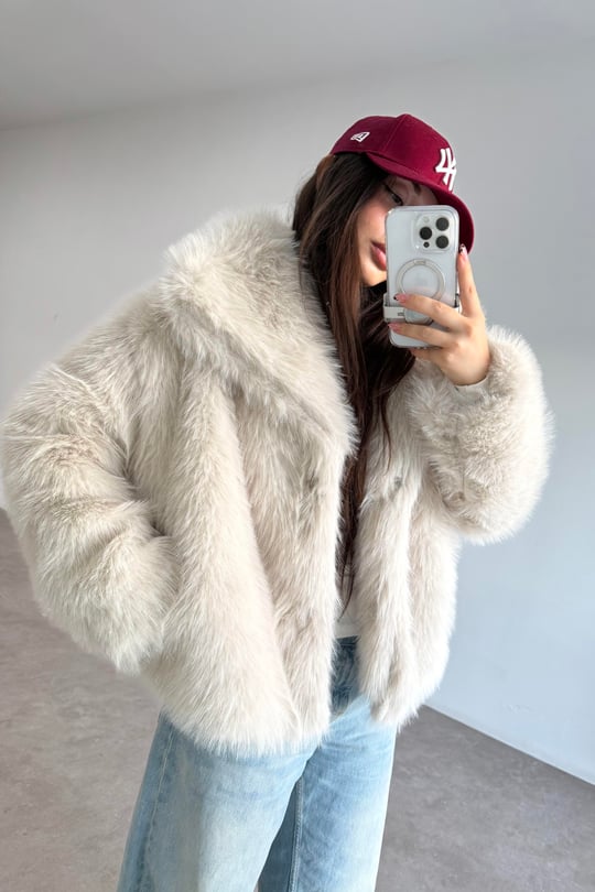 Yakalı Kruvaze Taş Kürk