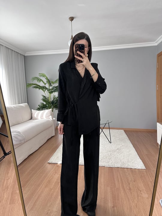 Katina Siyah Takım