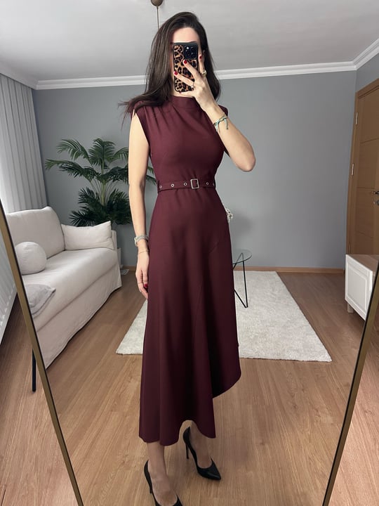 Bordo Asimetrik Kemerli Elbise 