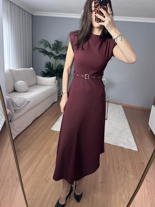 Bordo Asimetrik Kemerli Elbise 