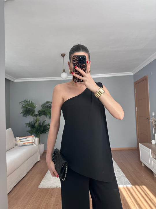 Asymmetric Siyah Takım