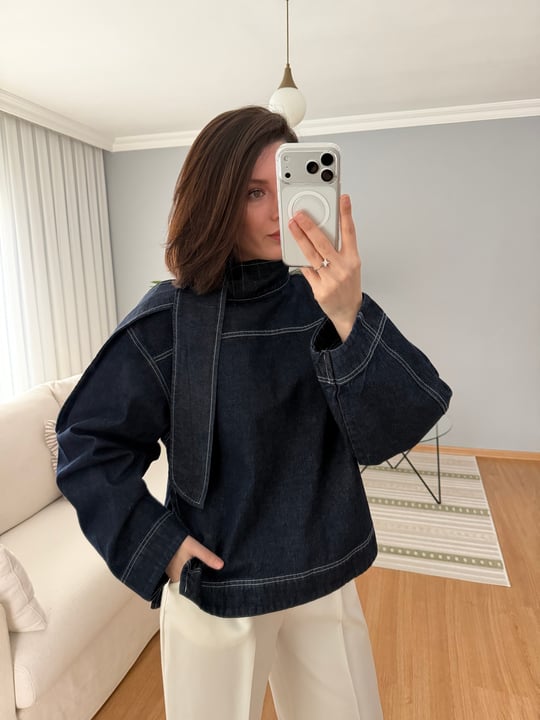 Yaka Detaylı Denim Üst